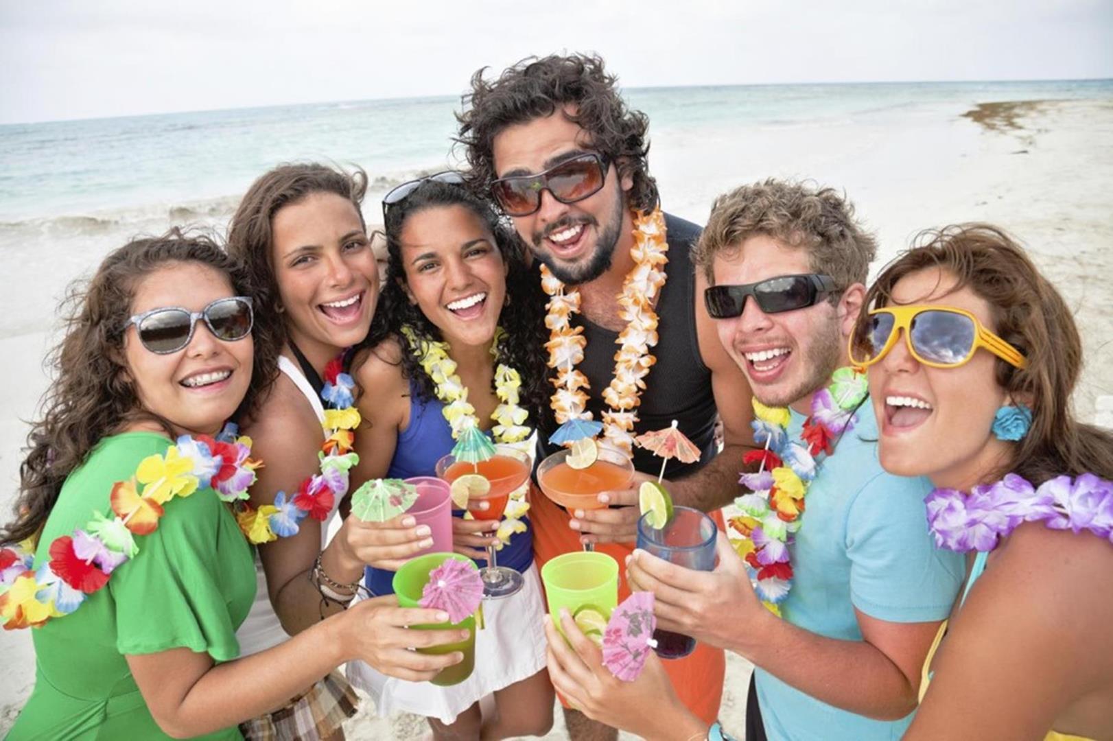 How to Choose An Awesome Reunion Theme